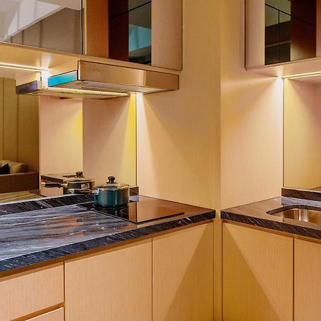 M World Hotel Formerly Known As Avante Hotel Petaling Jaya Exterior foto A kitchen with a granite countertop