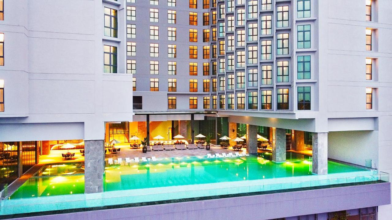 M World Hotel Formerly Known As Avante Hotel Petaling Jaya Exterior foto The swimming pool at the hotel