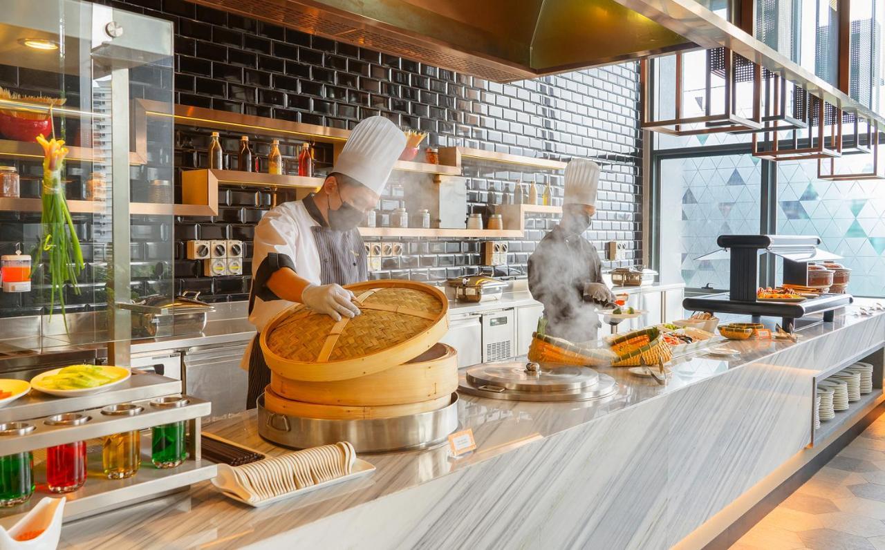 M World Hotel Formerly Known As Avante Hotel Petaling Jaya Exterior foto A dim sum counter at a hotel in Singapore